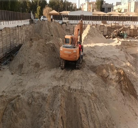 هدم وتجهيز موقع لمشروع سكني